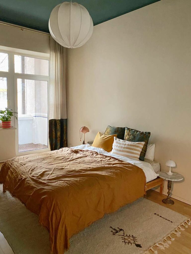Schlafzimmer im warmen Sandton Siglavy 100